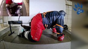 Hockey pup getting used by F-Machine with 6,8 cm toy