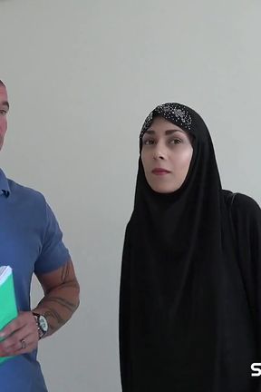 Czech Babe Ashely Ocean Wants a Discount on Rent for Sex