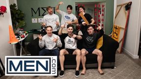 MÄNNER - Der Lockige Cristiano Nimmt Eifrig Sowohl Ashton Summers' als auch Kyles heiße Ladungen Auf Sein Gesicht