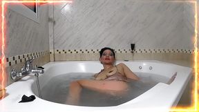 disfruta de la hermosa cojida del dia anterior , mientras espera a los ganadores de los dos dias de vacaciones, un dia con la diosa del sexo , perla lopez