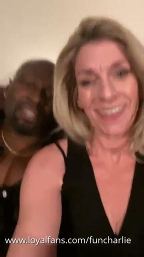 𝙃𝙤𝙩𝙬𝙞𝙛𝙚 𝙎𝙢𝙞𝙡𝙚𝙨… 𝙃𝙚 𝙆𝙣𝙤𝙬𝙨 𝙀𝙭𝙖𝙘𝙩𝙡𝙮 𝙒𝙝𝙮