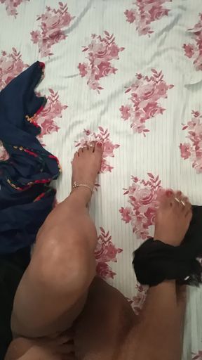 Pahle girlfriend ne massage kiya phir desi doggystyle me choda