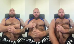 Muscle Bear Daddy Jerks Fat Uncut Cock Gushes Ropes