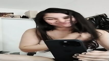 tatto girl show naked in ur room