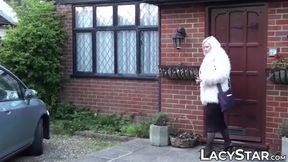 Fat granny Lacey Starr deepthroats and bangs hot ebony stud