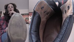 TIME TO CLEAN THE BOOTS - Jamie Daniels, Femdom, Boot Worship, Boot Cleaning, Foot Slave - WMV