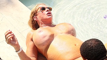 Red caught Lana in Neighbors pool