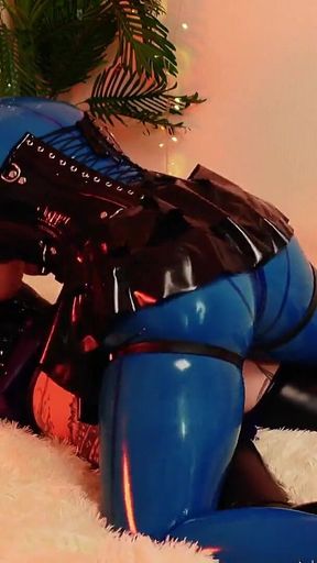 Pussy Strap-on Fuck and Vagina Lips Lick Sex Fun - Free Video Porn Clip Lesbian MILFs