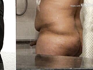 Hunk Hitchhiker masturbates in shower