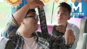 Watch divine Su Cing Ge's dirt