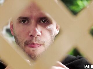 MILFY Married mother I'd like to fuck-Next-Door Aviana Violet Screws Peeping Neighbour