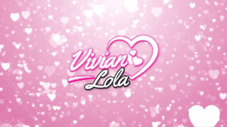 Vivian Lola, wanita Latin berambut pirang, mendapatkan penetrasi ganda pada vagina dan anusnya oleh dua pria.