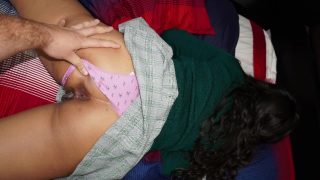 Super słodka uczennica przebrana za cosplayera wydymana w dupę po szkolnej imprezie