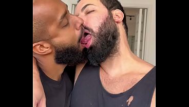 10 Minutes of a Kiss by Kisserbrazil and Andre Medeiros