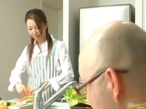 Tomoe Hinatsu Enjoys Deep Throat Sessions With Hard Dicks Passionately