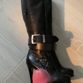 Cum on beutiful high heels boots