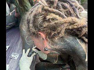 Wild Tattoo Shop Pont of time - Tattooing Whilst Giving a Head