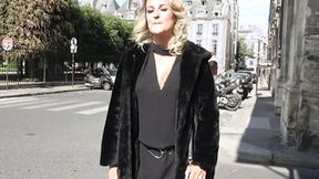 ”Lilou, 23, the explosive return of the anatomical bomb!”