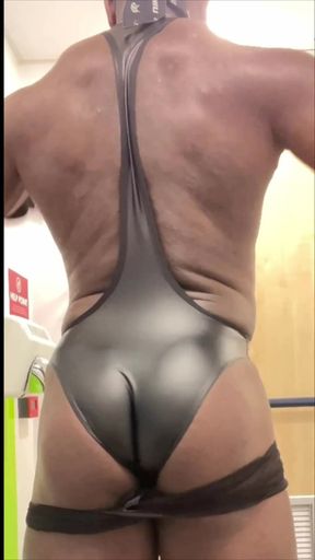 Black Bodybuilder Lats & Butt