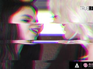 ALL GAL MASSAGE - Consummate Casey Calvert Gets A Bolster Massage By Her Cute Masseuse April Olsen