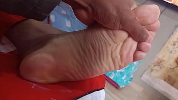 Brazilian male feet, moisturizing the feet.