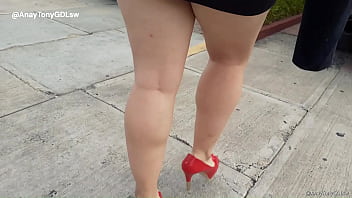 Me voy de escort y el cliente invita a mi marido cornudo a ver como me coge sin cond&oacute_n y a batirme la leche (completo)