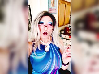 Marilyn In Love Smokin' Fetish Tease