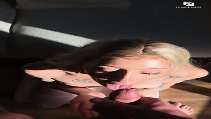 Blonde Luna blowjob