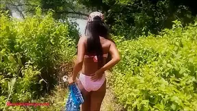 Heather deep gets caught giving deepthroat throatpie outdoor on beach by tourists