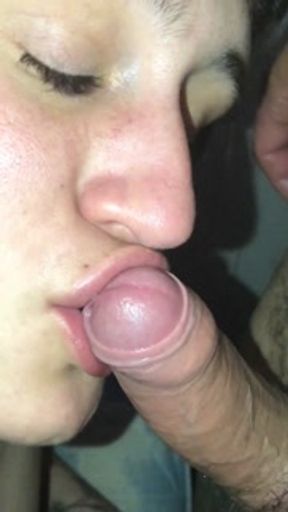 LE GUSTA QUE LA CASTIGUEN Y QUE LE LLENEN LA BOCA DE LECHE