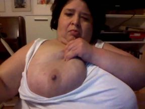 BBW webcam mommy milks her giant boobs with milker