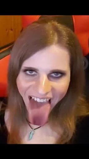 AmateurCrossdresser Blowjob