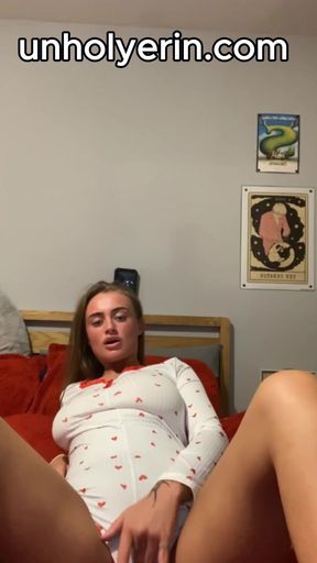 Horny tattooed goth tits bouncing while fingers deep