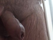 Bella pisciata italiana di un uomo maturo, con cazzo molto peloso (ONLYFANS @feet_man88)