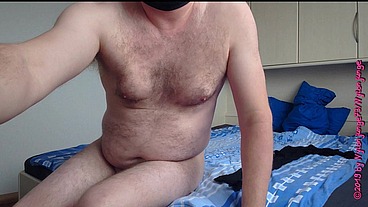 Kleiner Enger Kaputter Catsuit