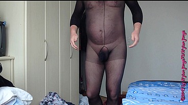 Kleiner Enger Kaputter Catsuit