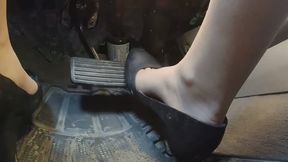 Rain’s 40-Minute Pedal Cam Adventure: Heels, Bare Feet & Stuck Attempts