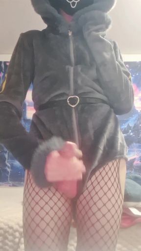 Femboy in umbreon cosplay cums
