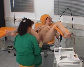 Analexam with fisting on the gynchair