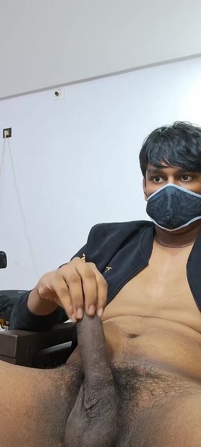 Brownguy in a Jacket Jerking off