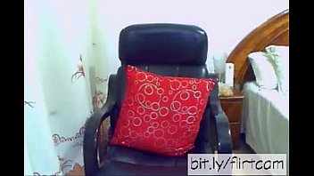 Asian girl naked dancing on webcam - b i t (.) l y /flirtcam