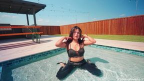 Naughty Wet Business with Yesenia