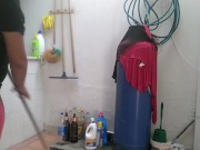 descubro a la puta de mi cuñada masturbandose y gimiendo de placer