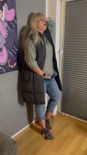 Bonie und Clyde Selbstbefriedigung stehen Jeans Jacke Pussy feucht fingern reiben rubbeln clitoris