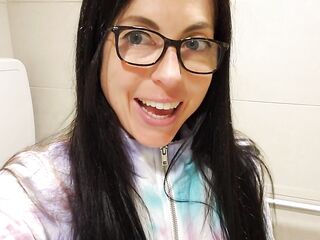 Close Up Widen Pussy Pissing. Watch Her Urethra