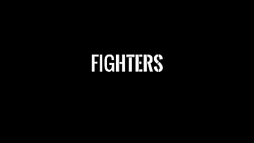 Pétage de fion d'une lope dans les vestiaires - Fighters - Scène 1 - Gaysight.com