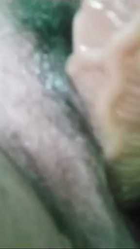 Sexy Filipina Milf Loves Making A Lot Of Cream