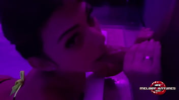 A espetacular atriz Melody Antunes recebeu um belo convite do amigo dotado pro motel e l&aacute_ a boquinha de veludo ganhou a melhor gozada do Xvideos dentro da hidro! CONFIRA!