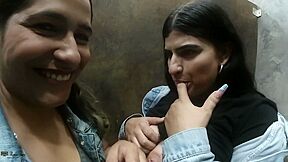 Lesbianas Cachondas Se Divierten En Un Bano Del Centro Comercial En Cucuta Colombia-porno En Espanol