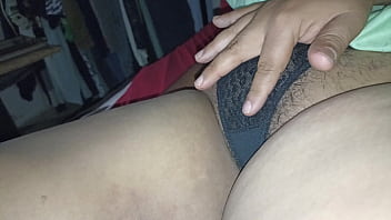 [Karmico][Ma&ntilde_anero] camel toe de mi esposa de madrugada la grabo sin que se de cuenta 4K